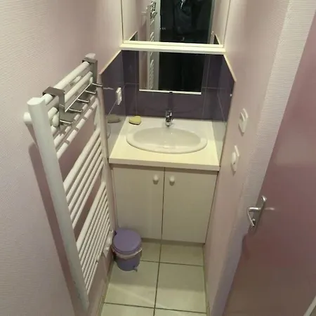 2 Personnes Proche Parking Gratuit : 27