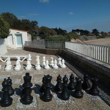 2 Personnes Proche Parking Gratuit : 27 *